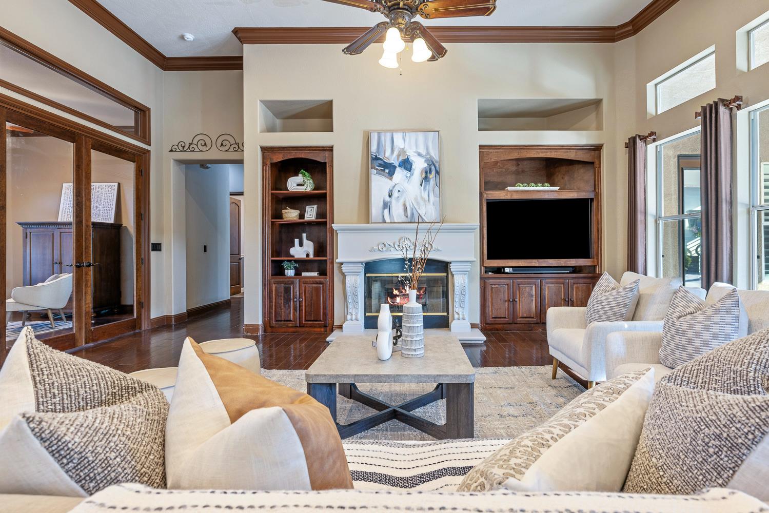 332 W Everglade Ave, Clovis, CA 93619