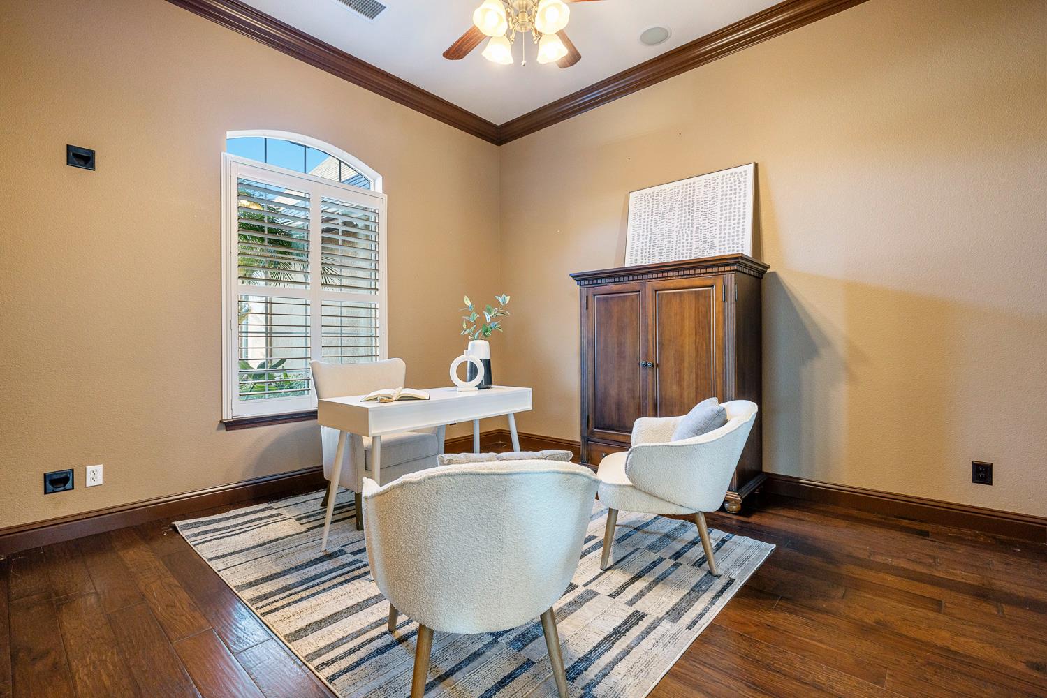 332 W Everglade Ave, Clovis, CA 93619