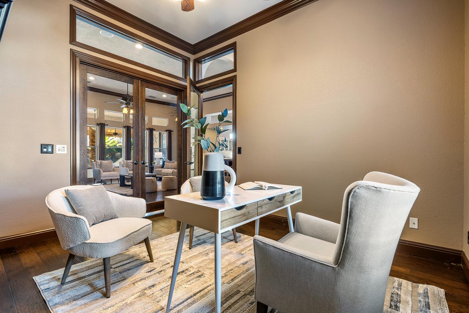 332 W Everglade Ave, Clovis, CA 93619