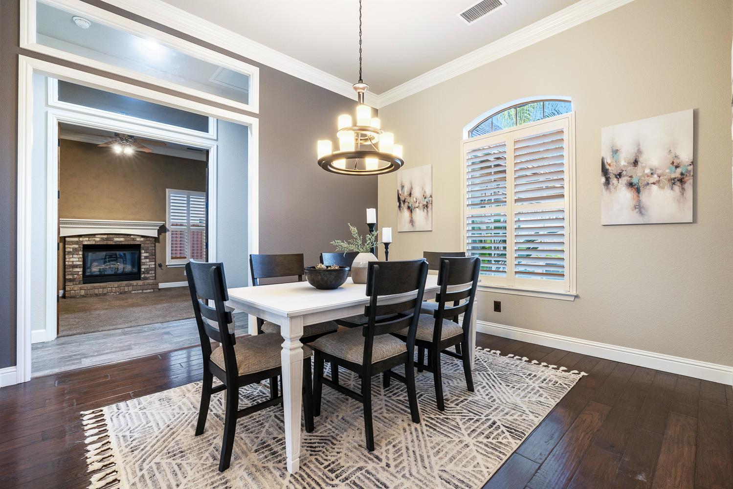 332 W Everglade Ave, Clovis, CA 93619