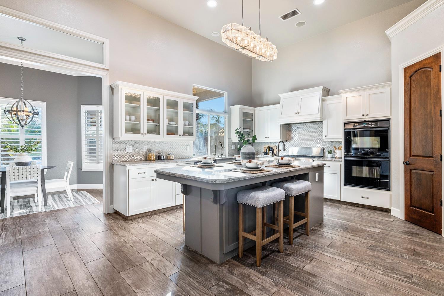 332 W Everglade Ave, Clovis, CA 93619