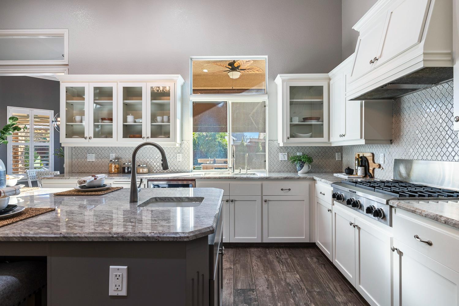 332 W Everglade Ave, Clovis, CA 93619