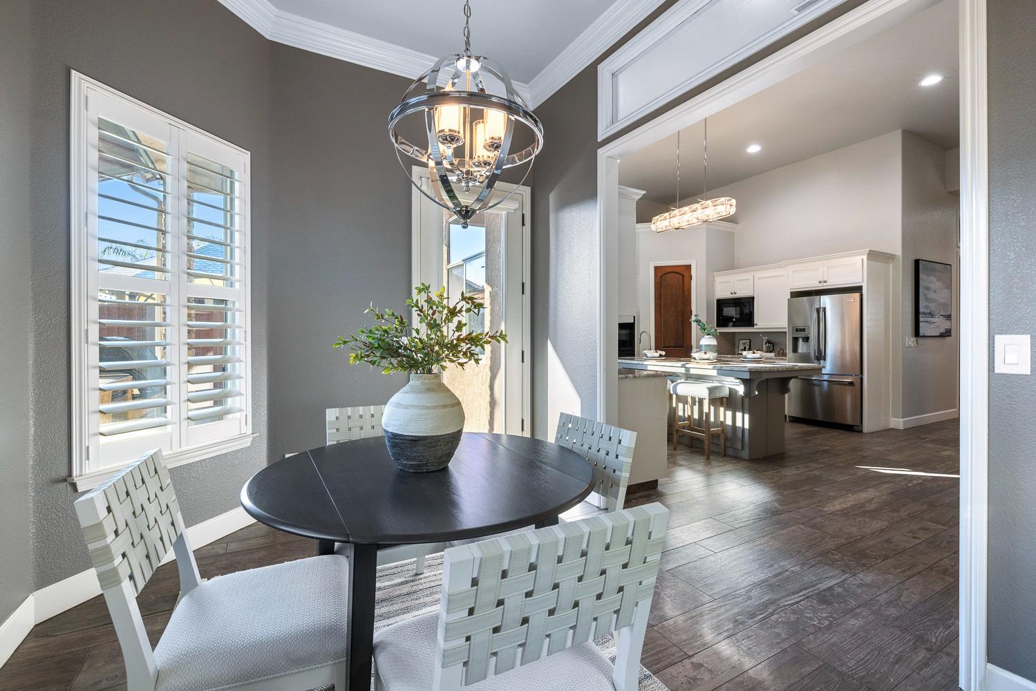 332 W Everglade Ave, Clovis, CA 93619