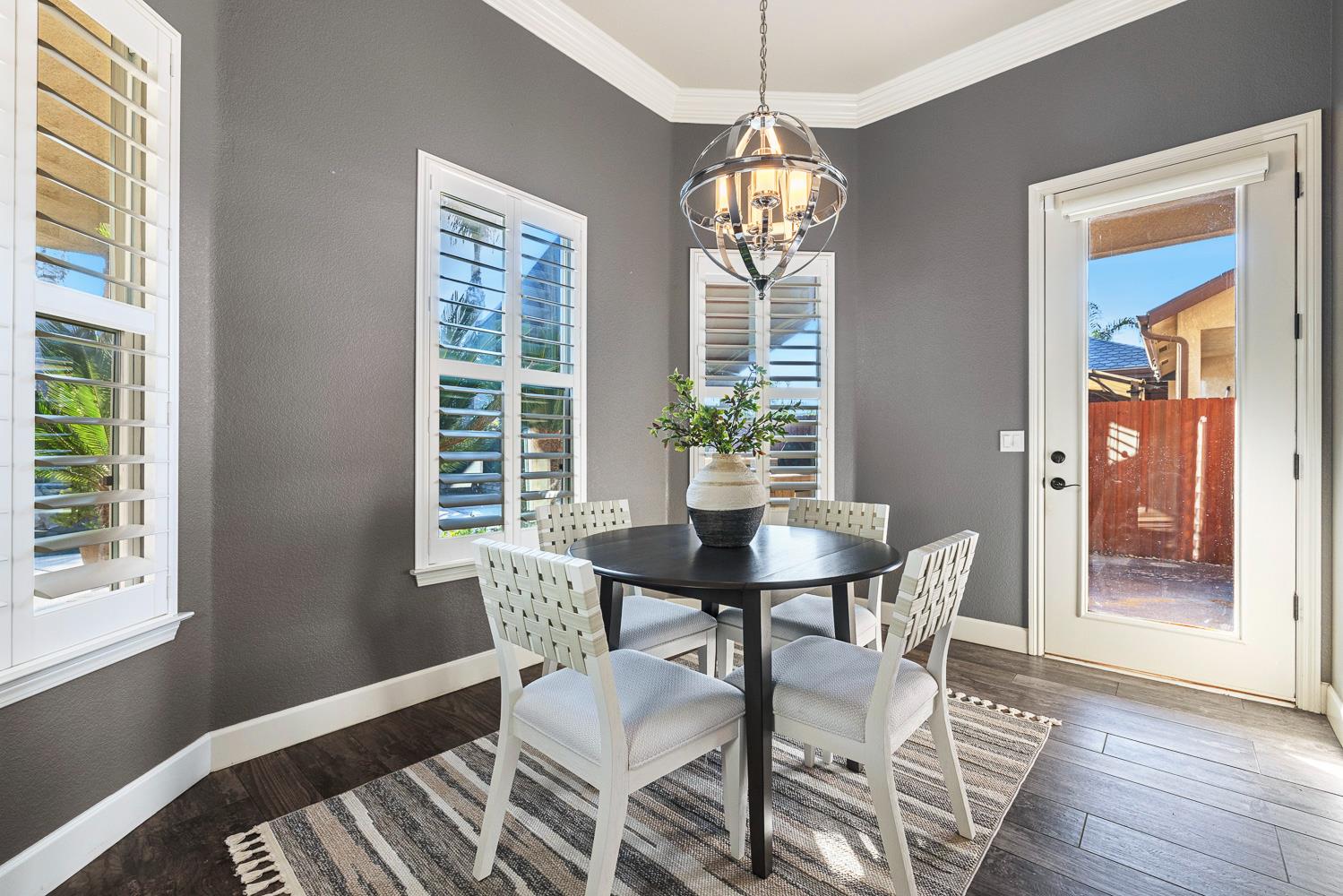 332 W Everglade Ave, Clovis, CA 93619