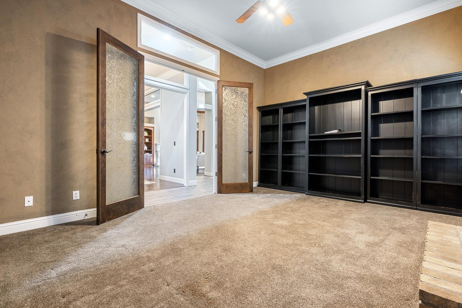 332 W Everglade Ave, Clovis, CA 93619