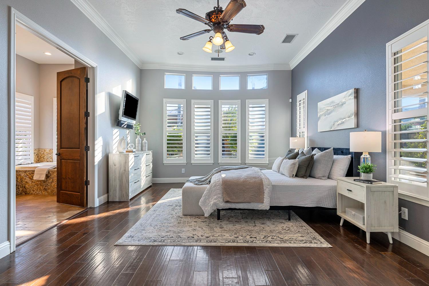 332 W Everglade Ave, Clovis, CA 93619