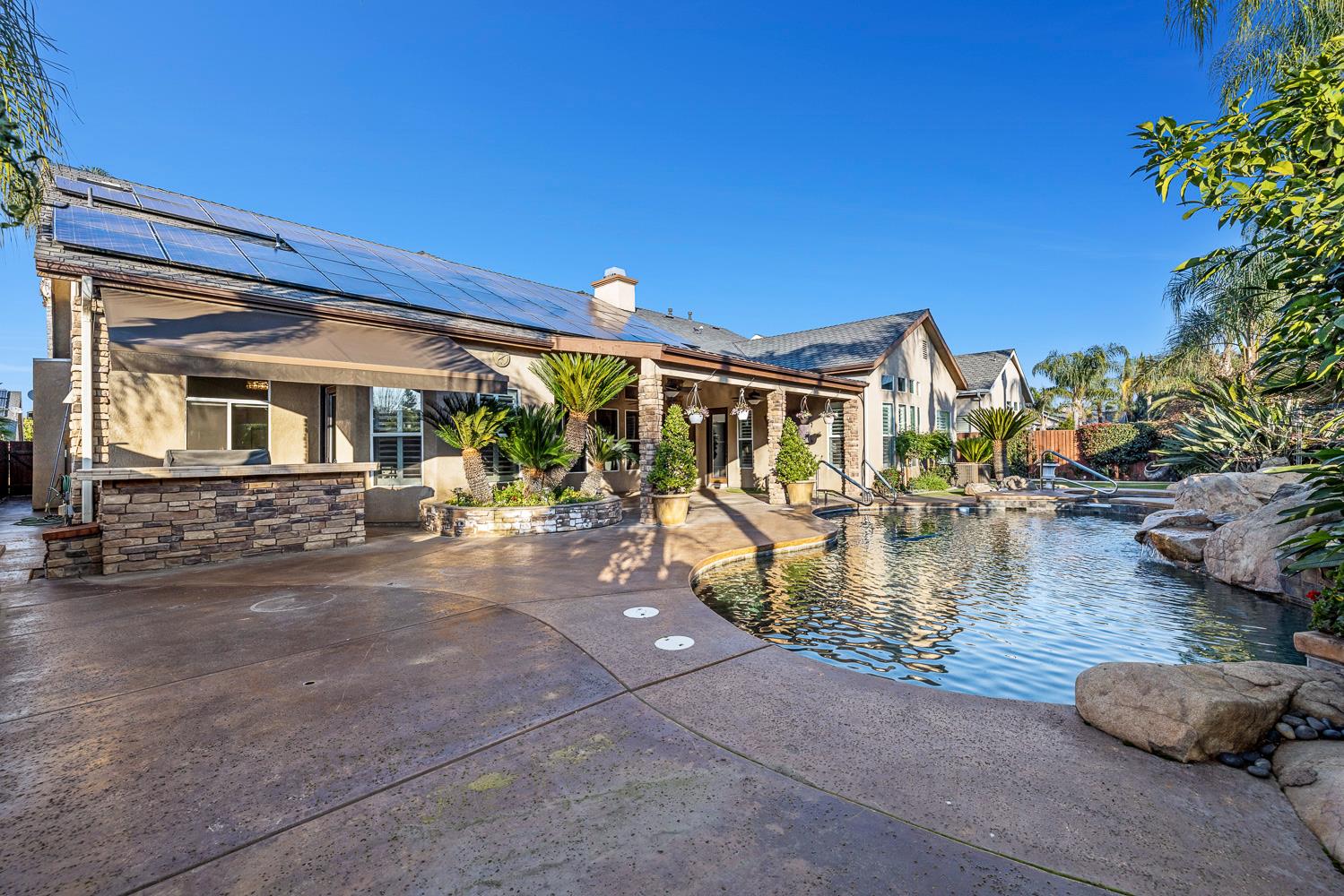 332 W Everglade Ave, Clovis, CA 93619