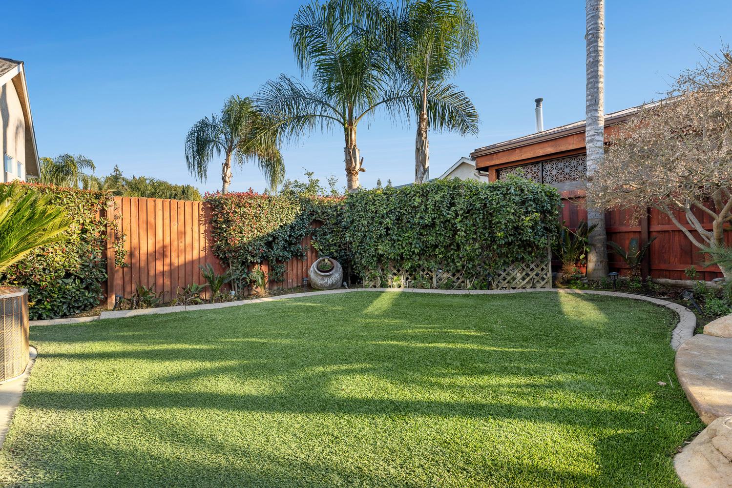 332 W Everglade Ave, Clovis, CA 93619