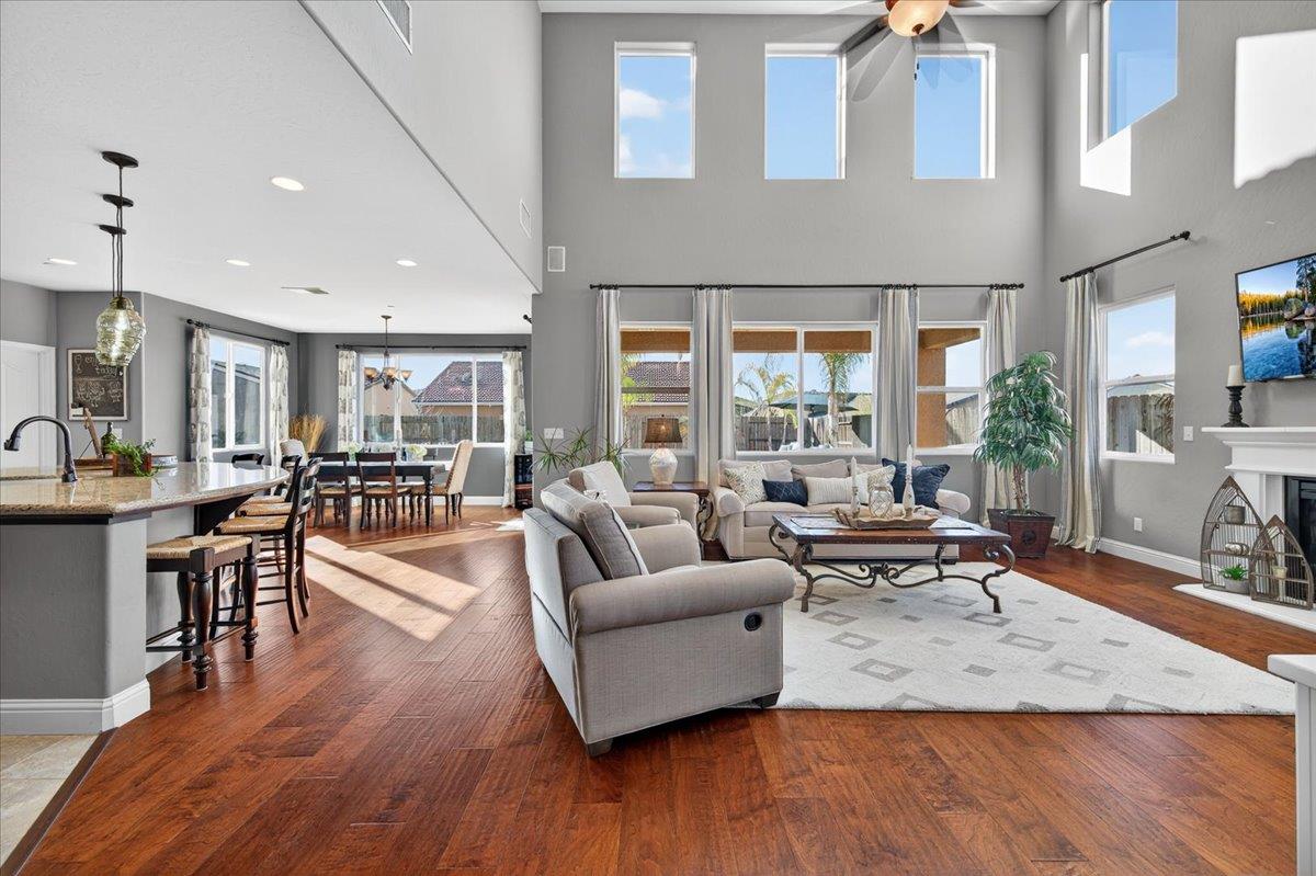 21238 Lago Bello Ln, Friant, CA 93626