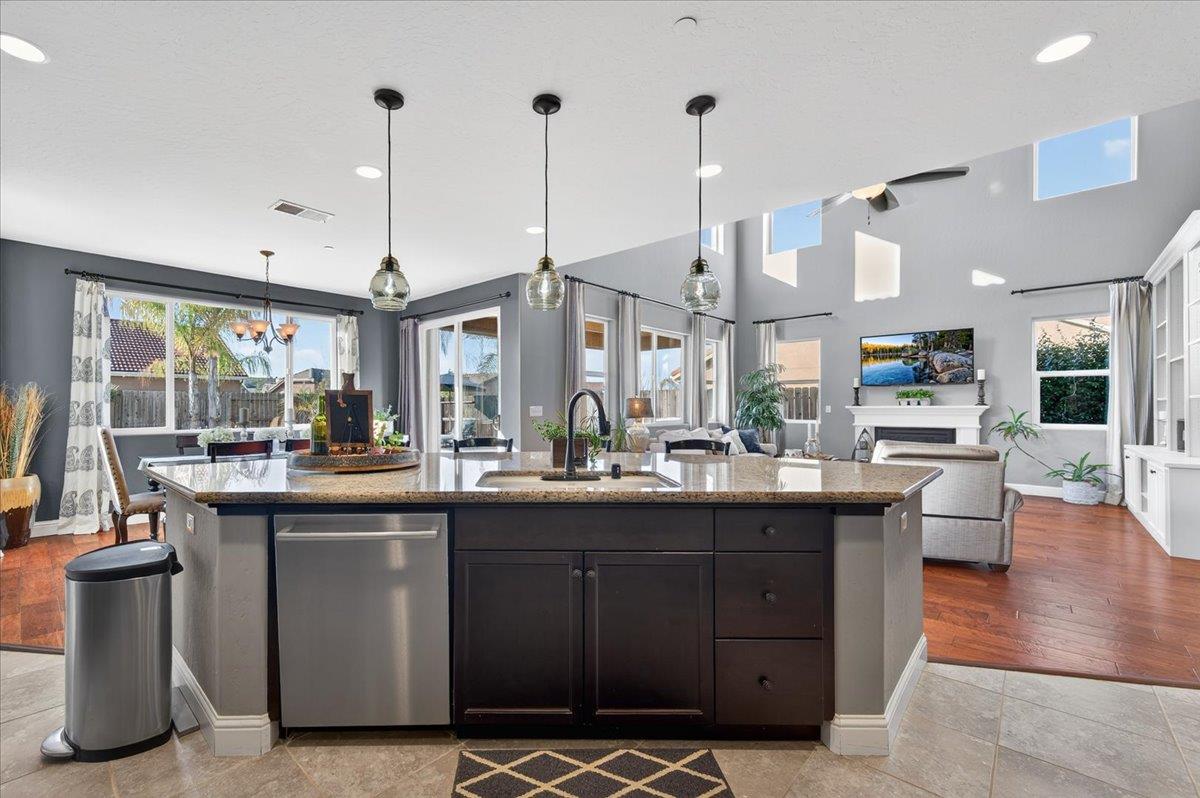 21238 Lago Bello Ln, Friant, CA 93626