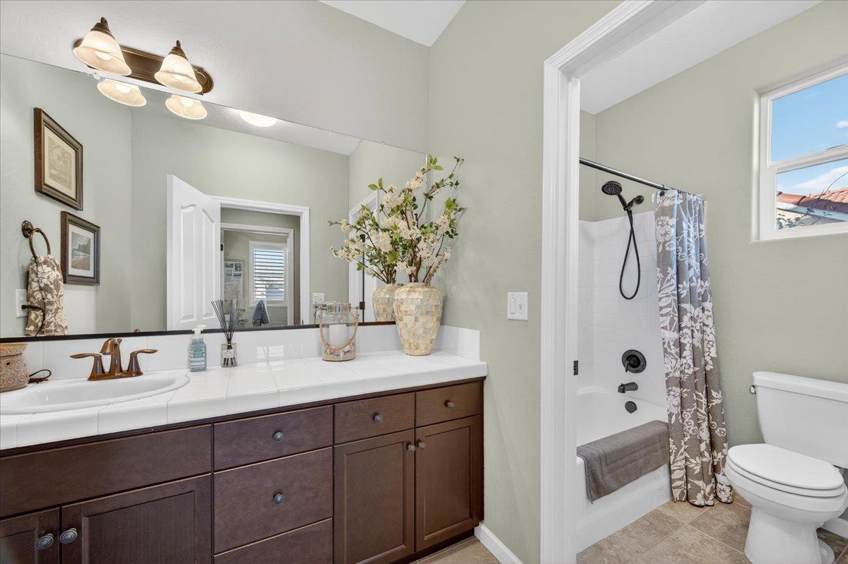 21238 Lago Bello Ln, Friant, CA 93626