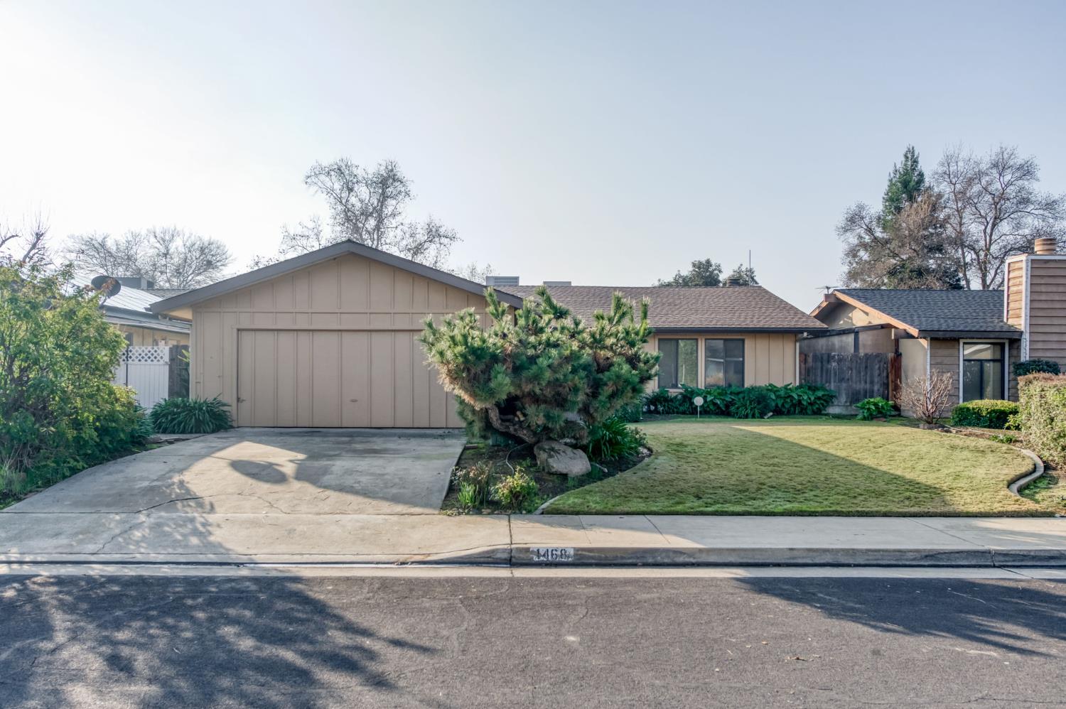 1468 Morris Ave, Clovis, CA 93611