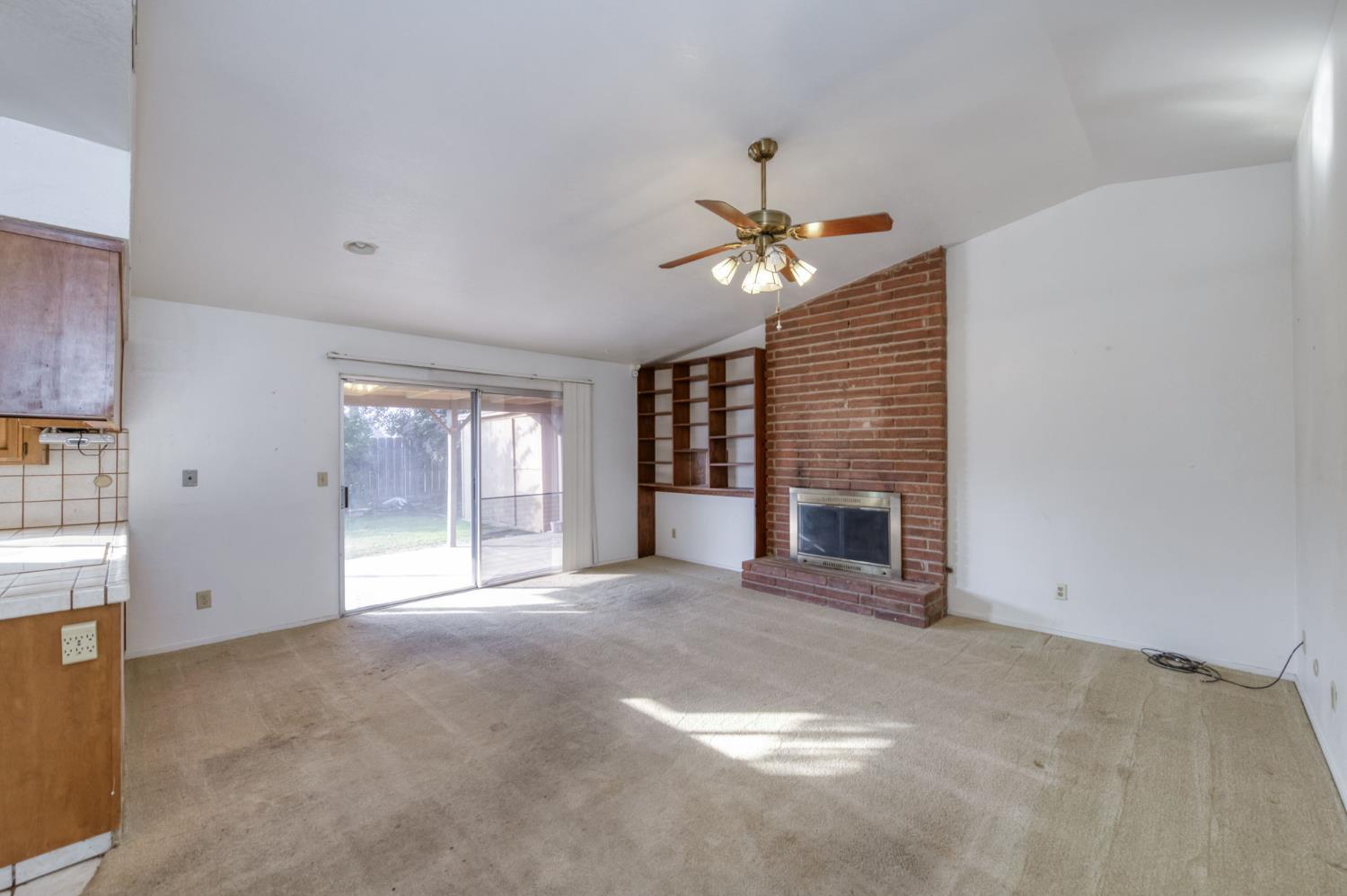 1468 Morris Ave, Clovis, CA 93611