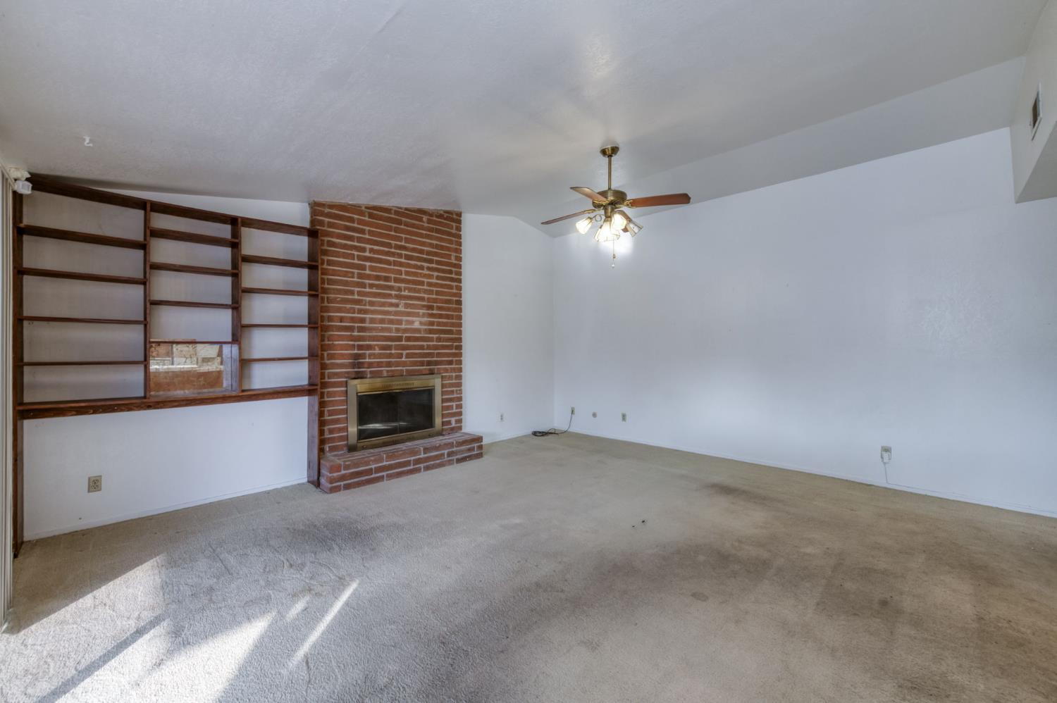 1468 Morris Ave, Clovis, CA 93611