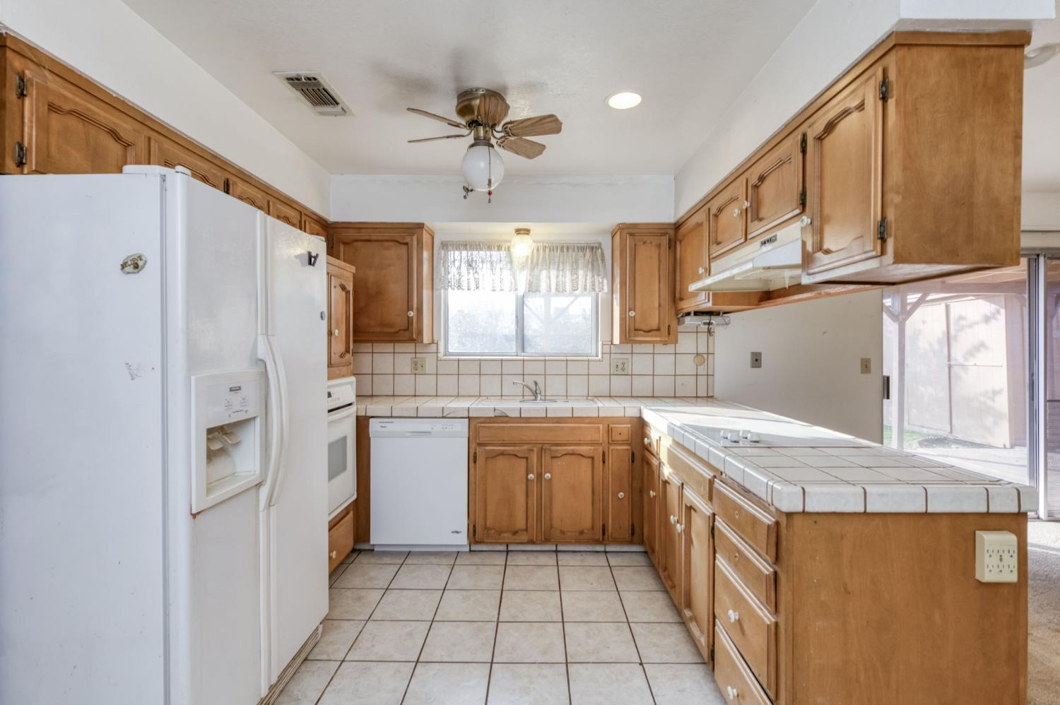 1468 Morris Ave, Clovis, CA 93611