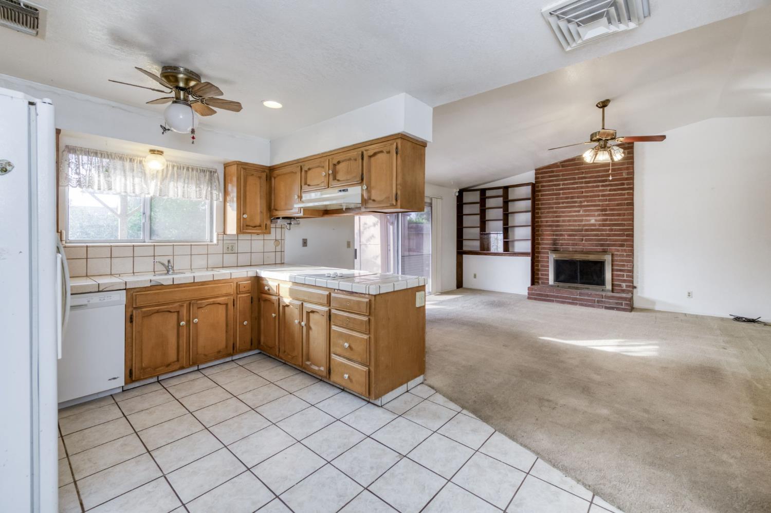 1468 Morris Ave, Clovis, CA 93611