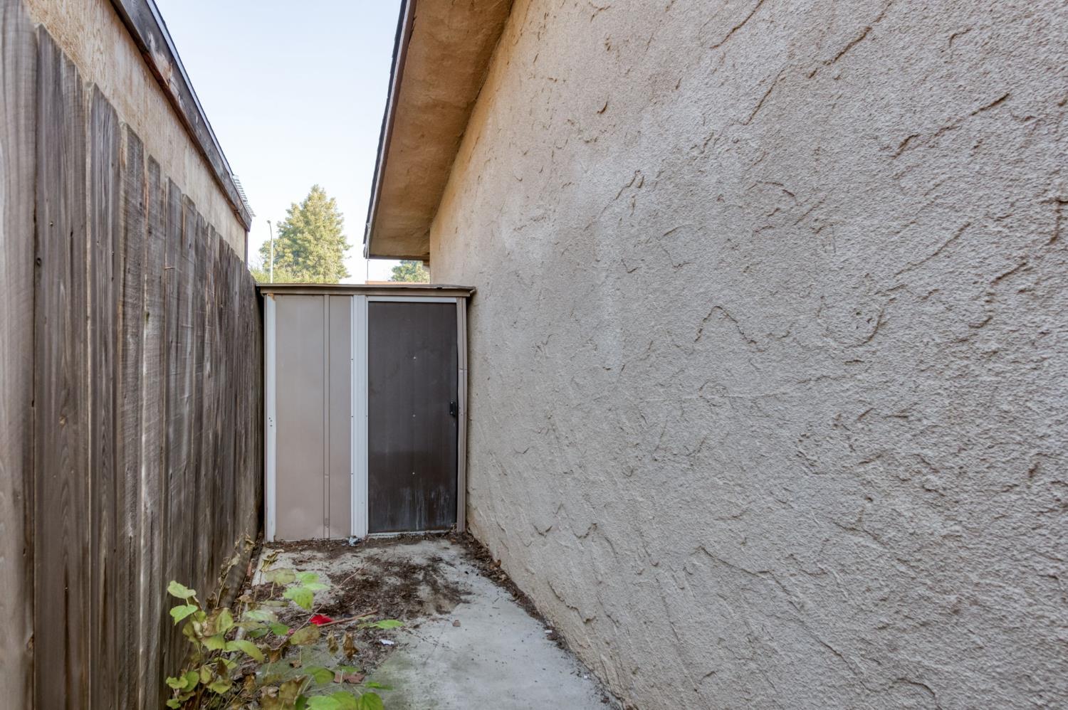 1468 Morris Ave, Clovis, CA 93611