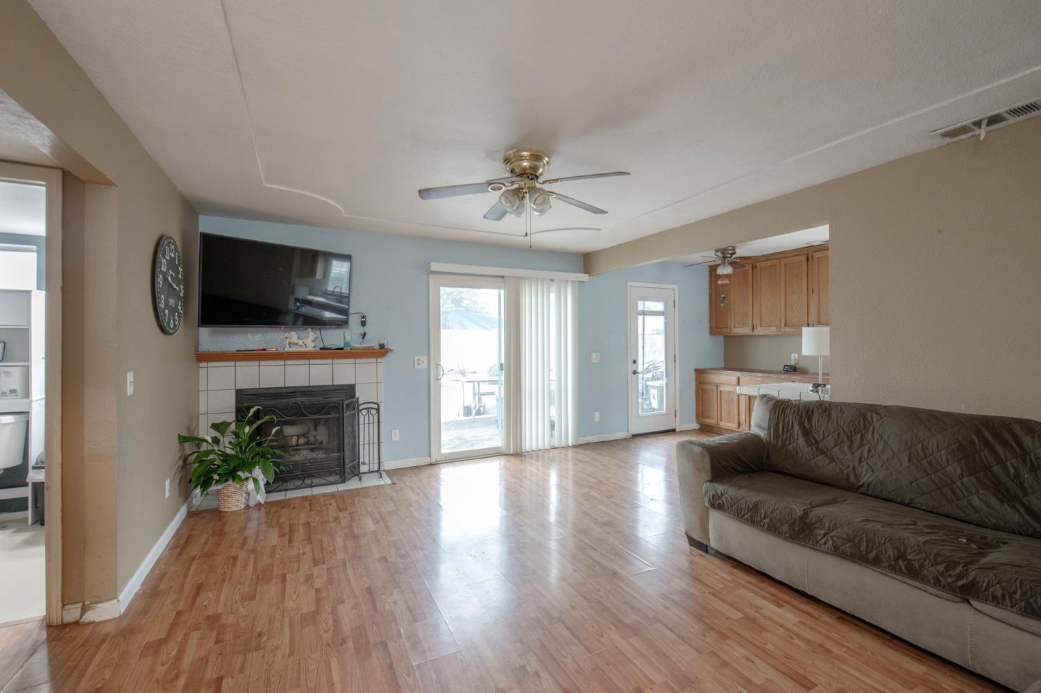 14531 W Kearney Blvd, Kerman, CA 93630