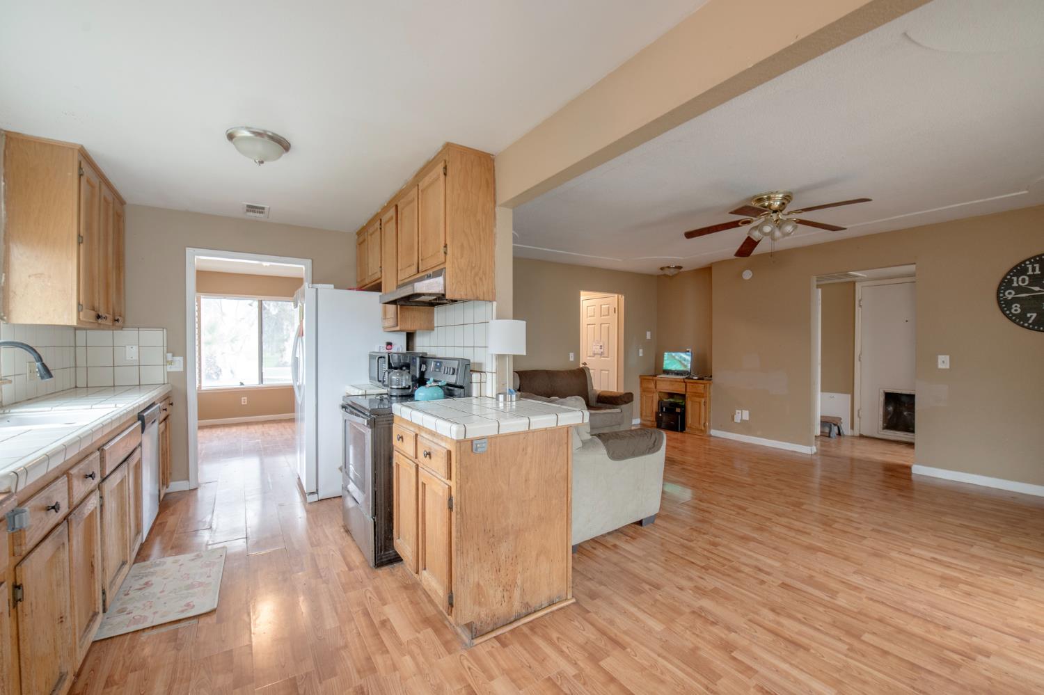 14531 W Kearney Blvd, Kerman, CA 93630