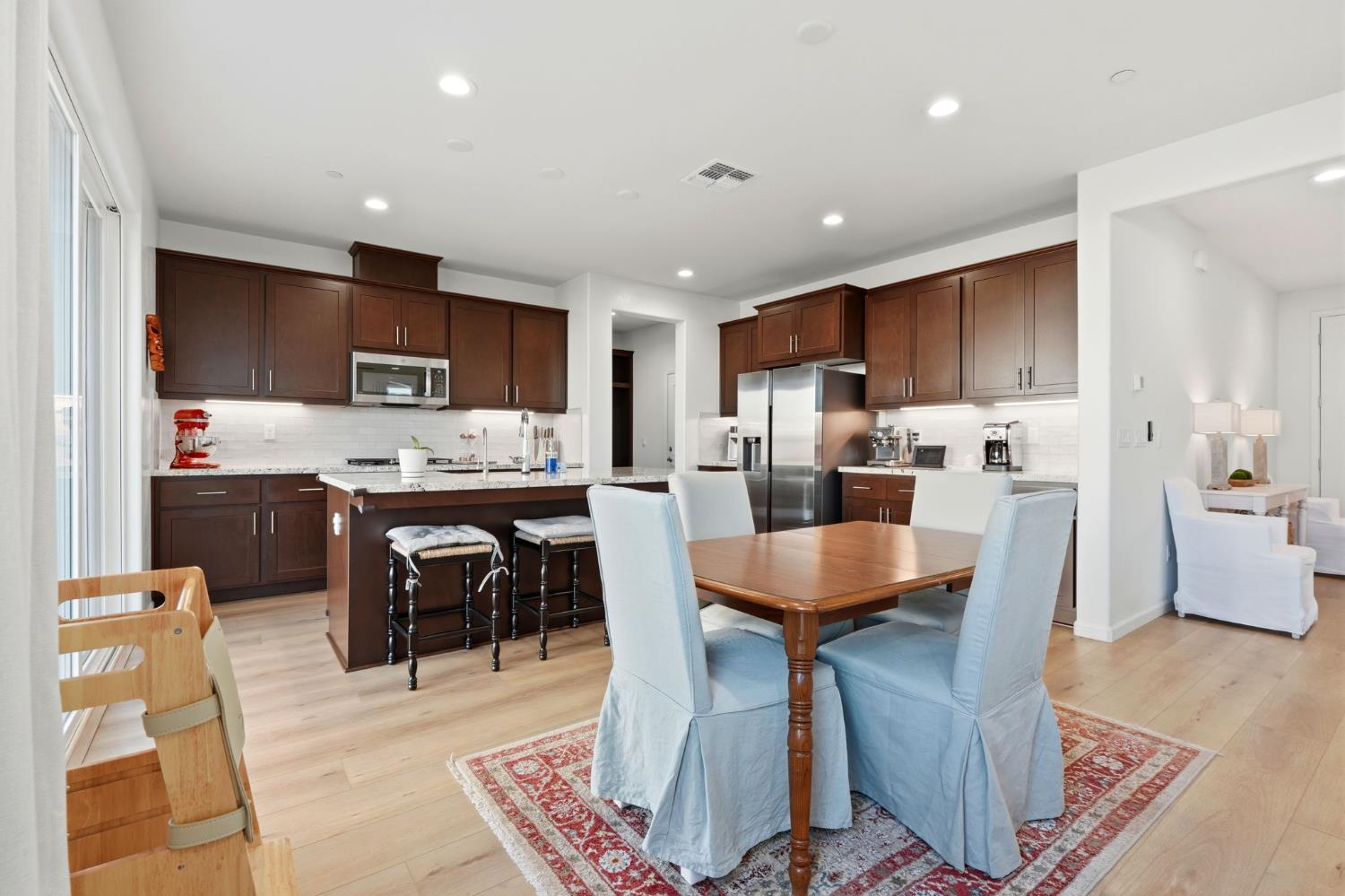 2566 Muscat Ct, Hanford, CA 93230