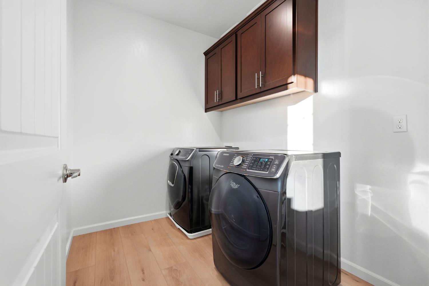 2566 Muscat Ct, Hanford, CA 93230