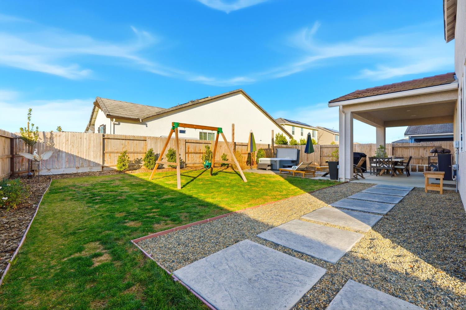 2566 Muscat Ct, Hanford, CA 93230