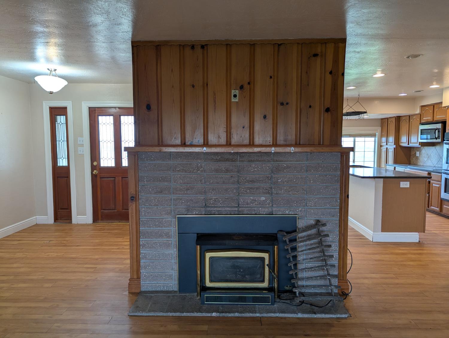 21009 19th Ave, Stratford, CA 93266