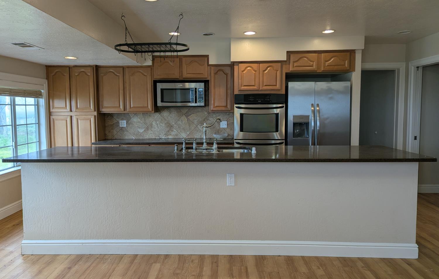 21009 19th Ave, Stratford, CA 93266