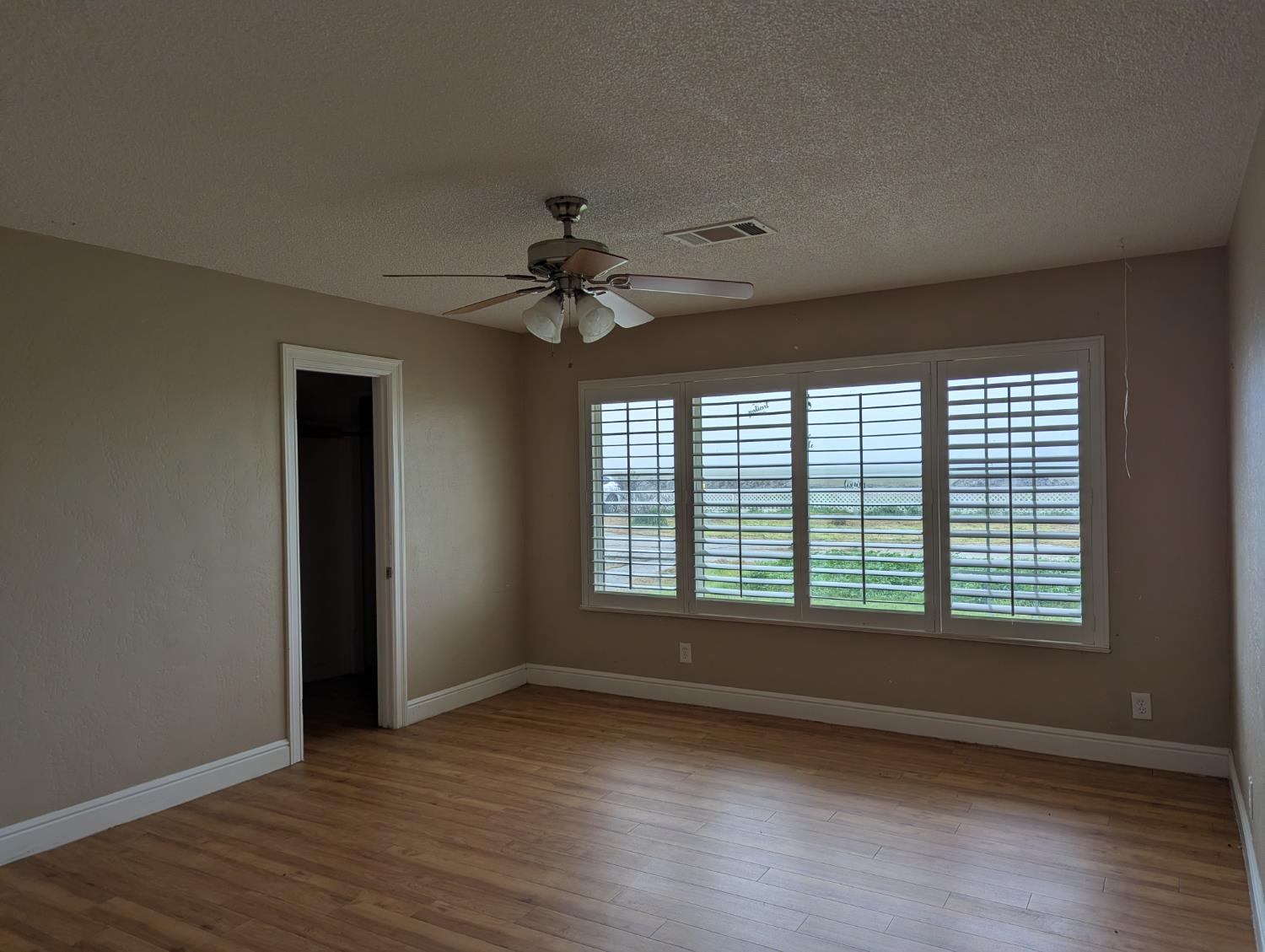 21009 19th Ave, Stratford, CA 93266