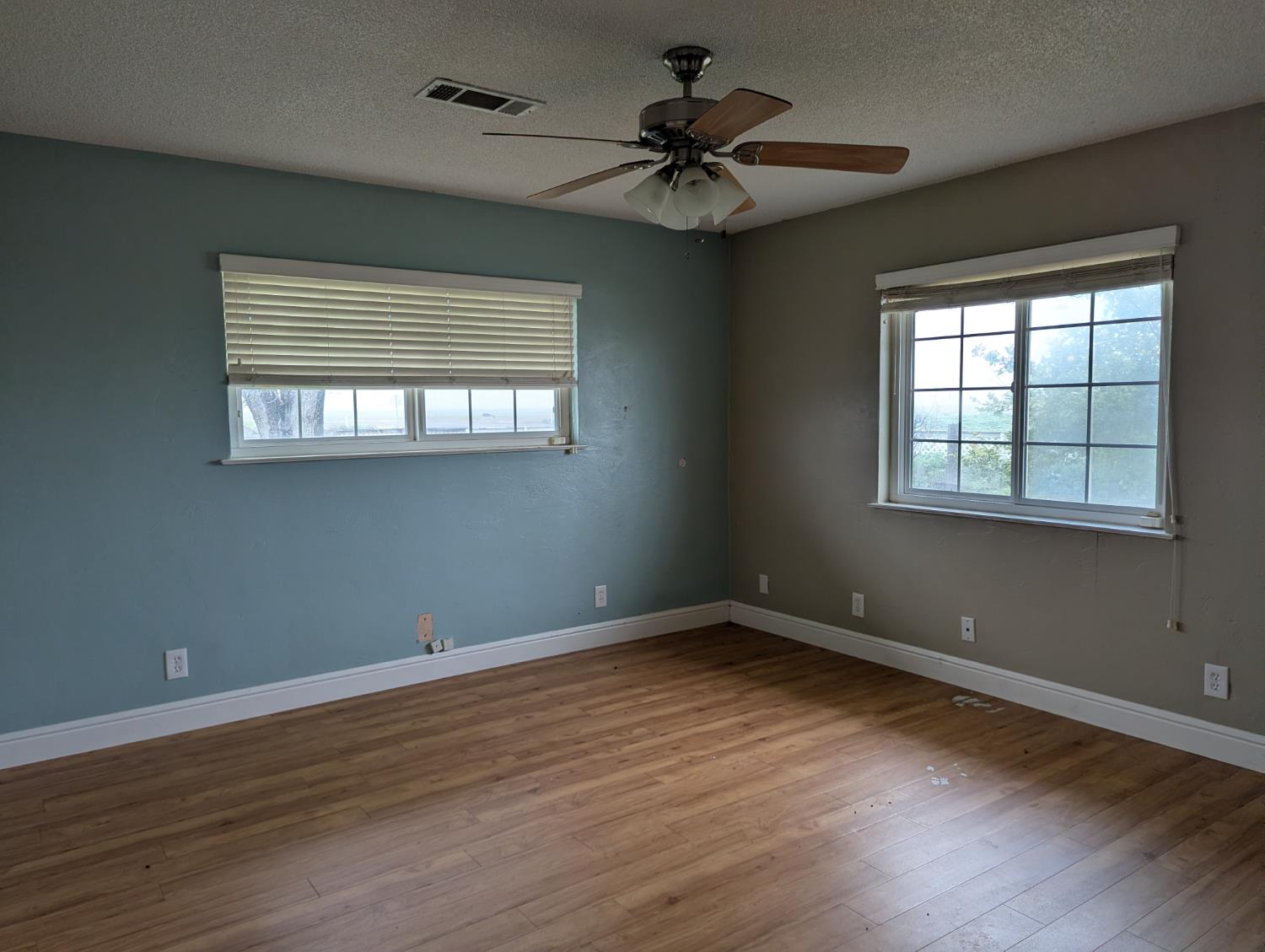 21009 19th Ave, Stratford, CA 93266