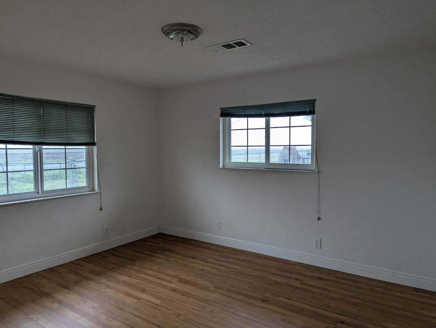 21009 19th Ave, Stratford, CA 93266