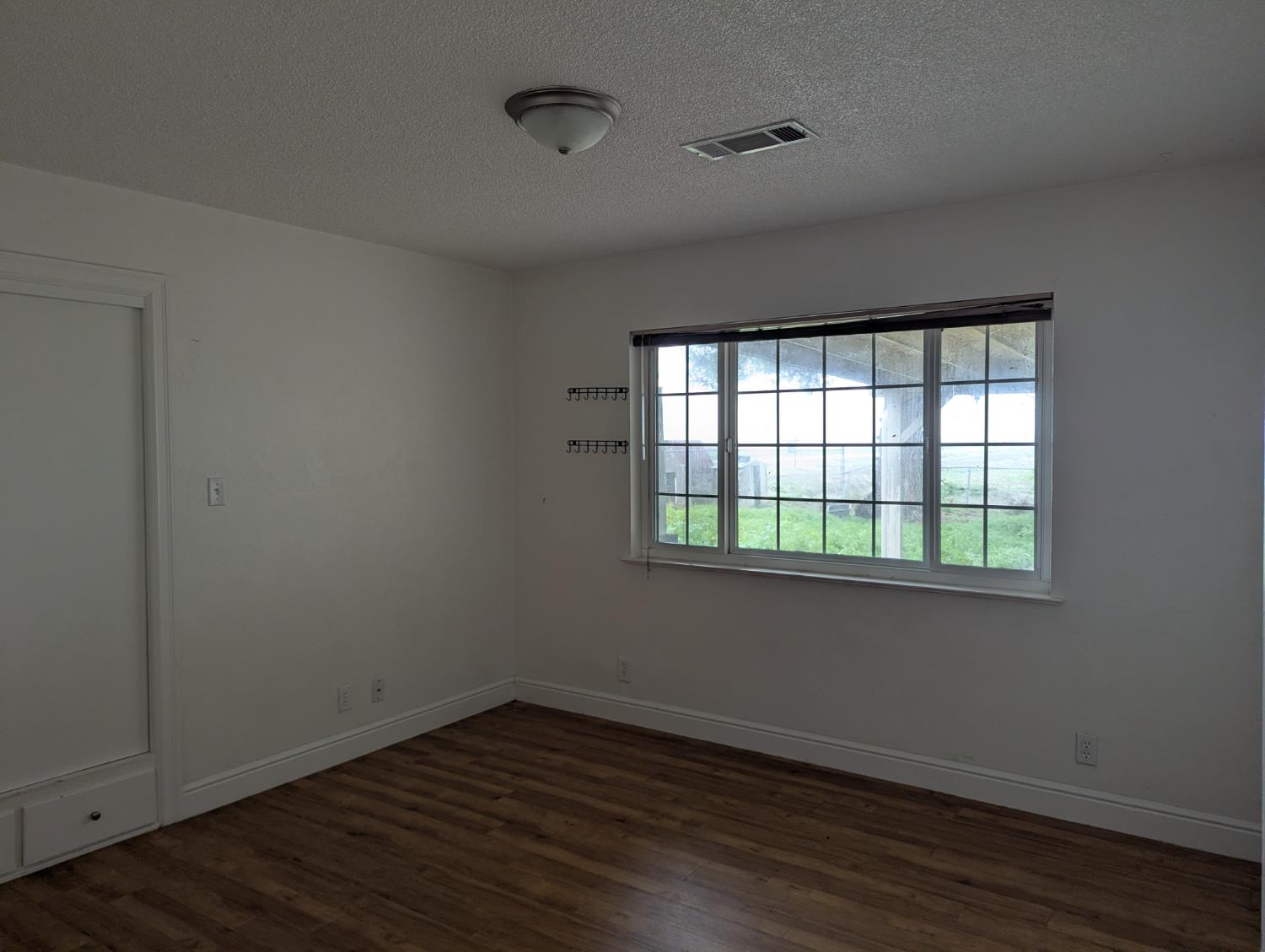 21009 19th Ave, Stratford, CA 93266