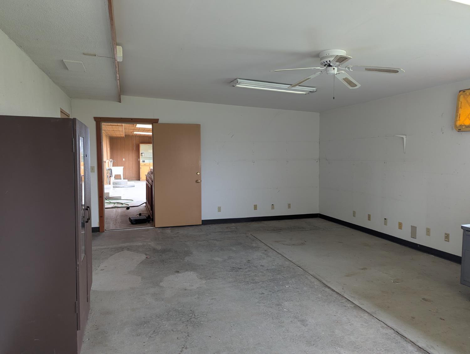 21009 19th Ave, Stratford, CA 93266