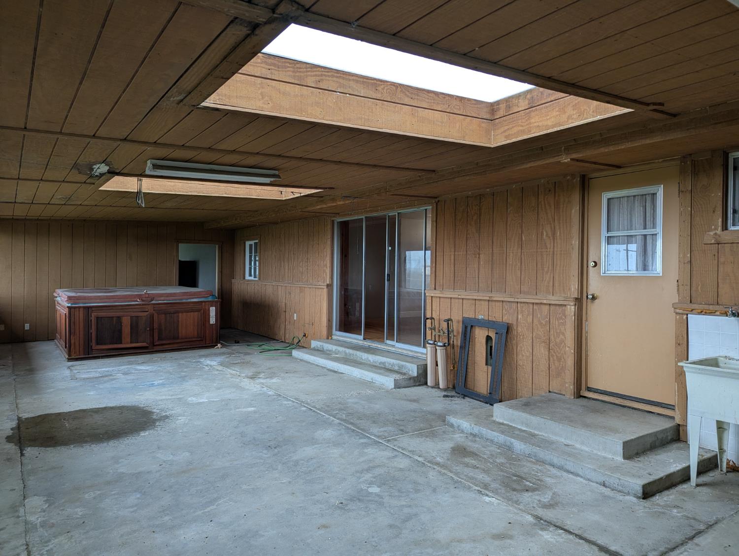 21009 19th Ave, Stratford, CA 93266