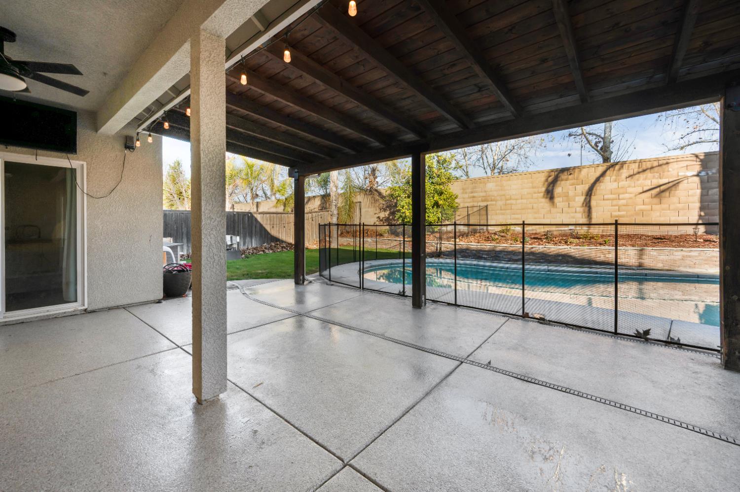 3036 N Clover Ave, Fresno, CA 93727