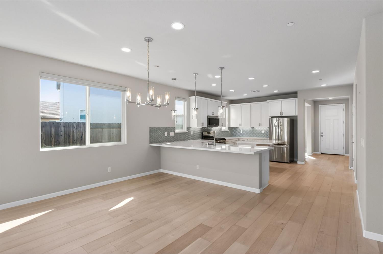 2431 Creekview Dr, Merced, CA 95340