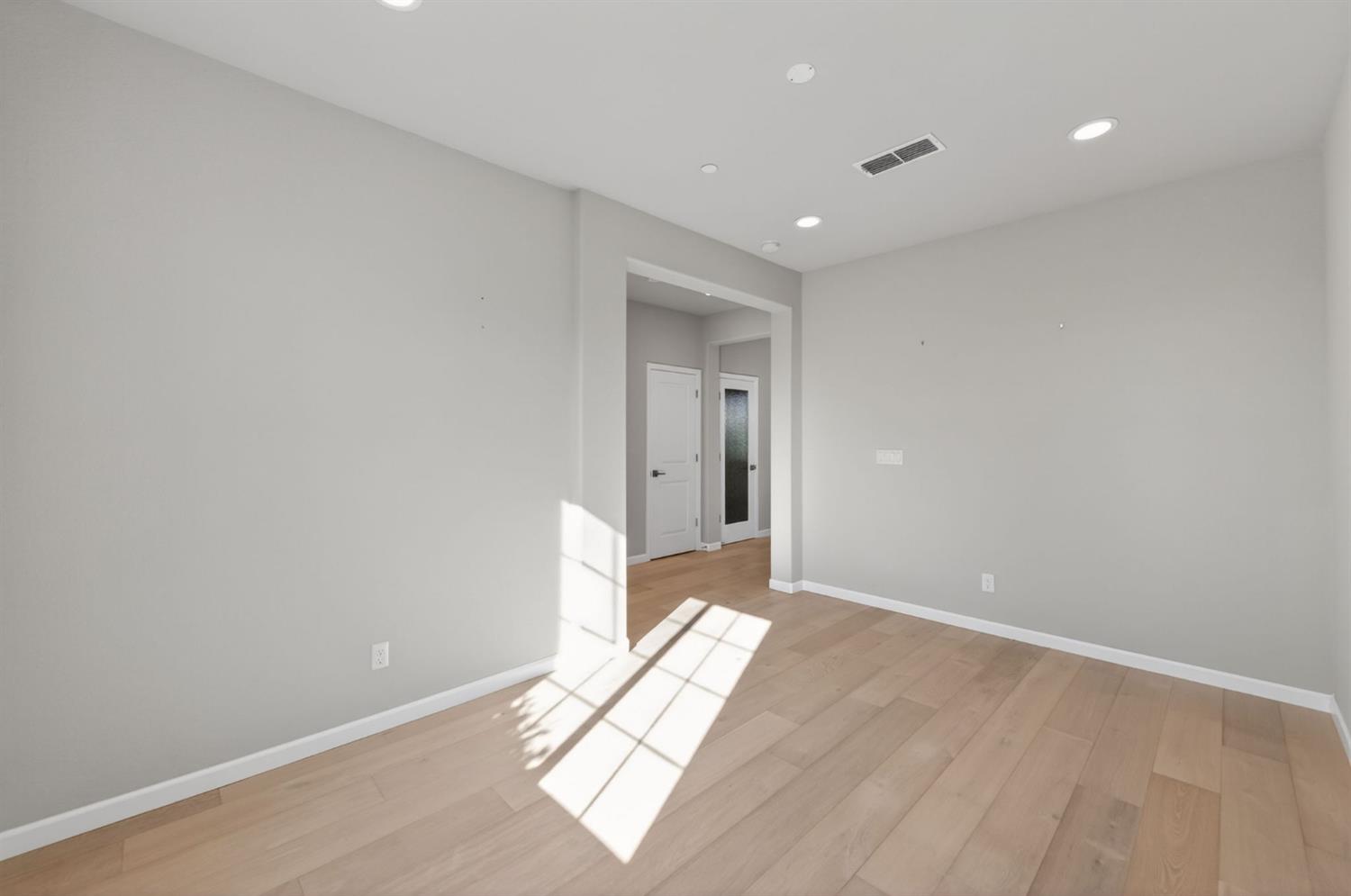 2431 Creekview Dr, Merced, CA 95340