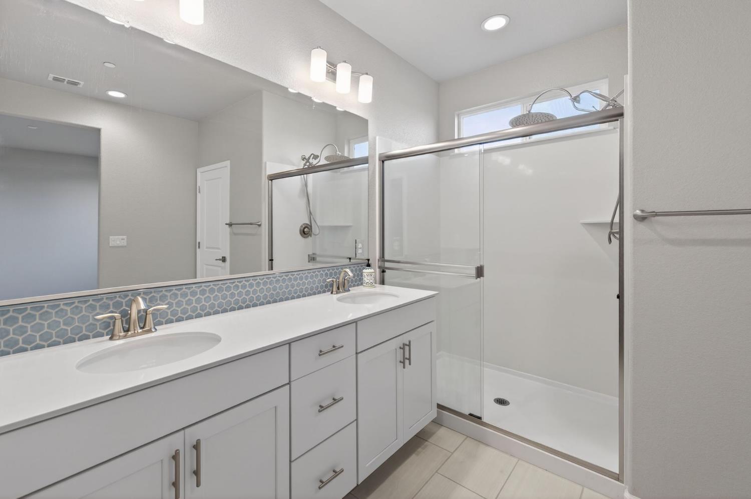 2431 Creekview Dr, Merced, CA 95340