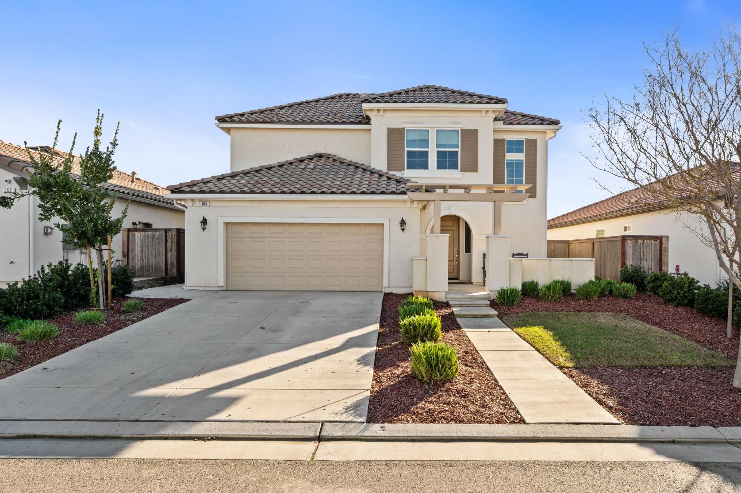 646 Wood Crest Ave, Madera, CA 93636