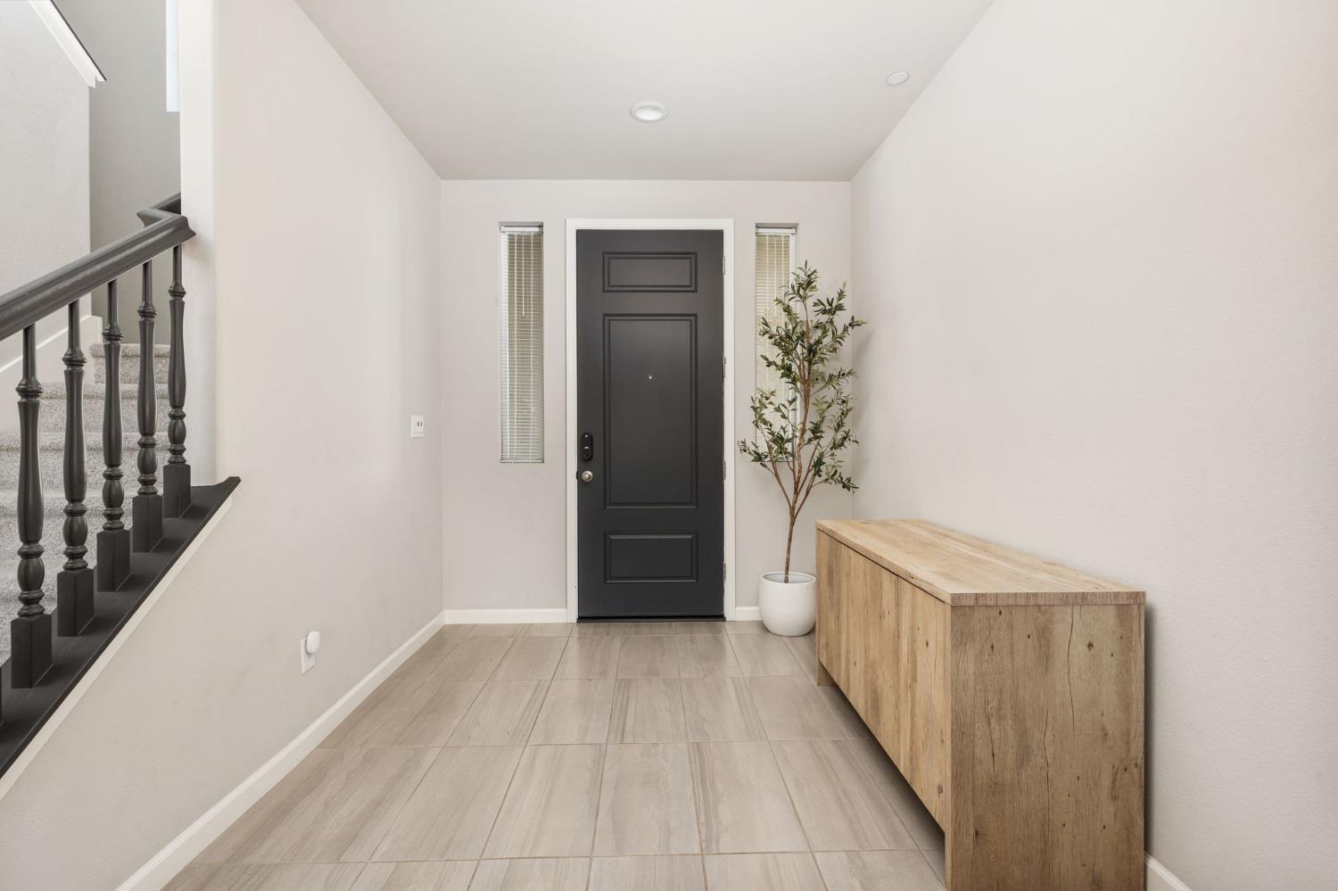 646 Wood Crest Ave, Madera, CA 93636