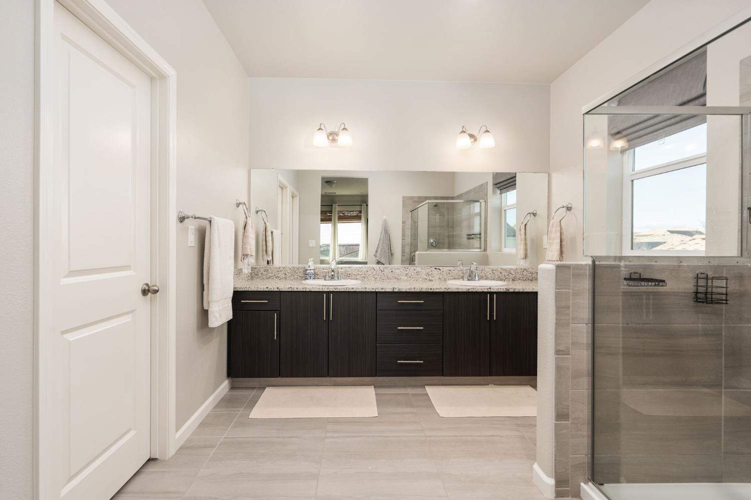 646 Wood Crest Ave, Madera, CA 93636