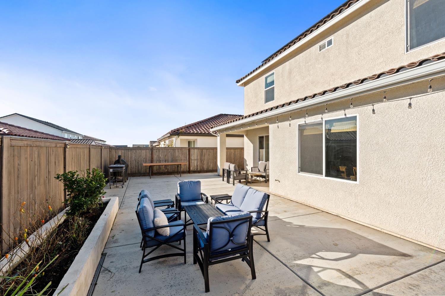 646 Wood Crest Ave, Madera, CA 93636