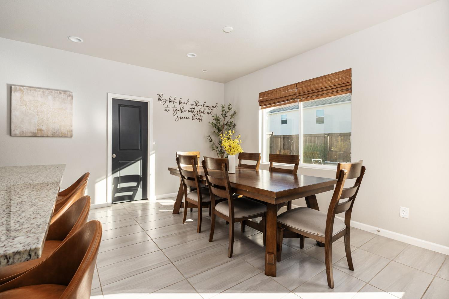 646 Wood Crest Ave, Madera, CA 93636