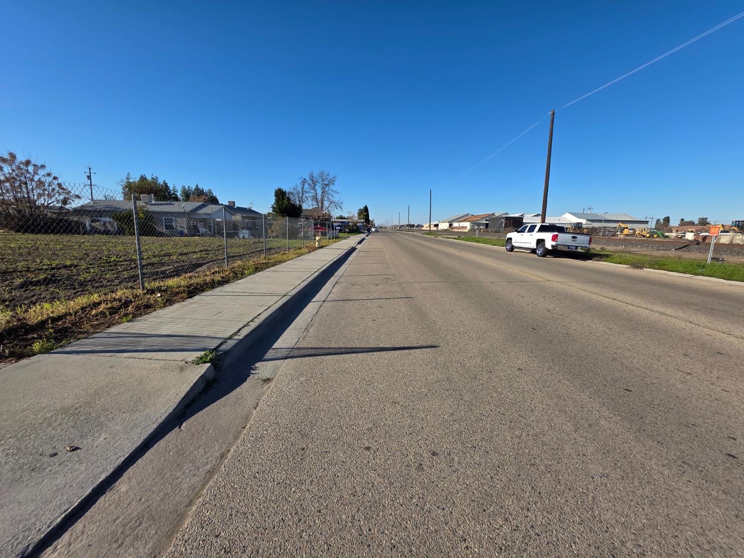 2331 W Front St, Selma, CA 93662