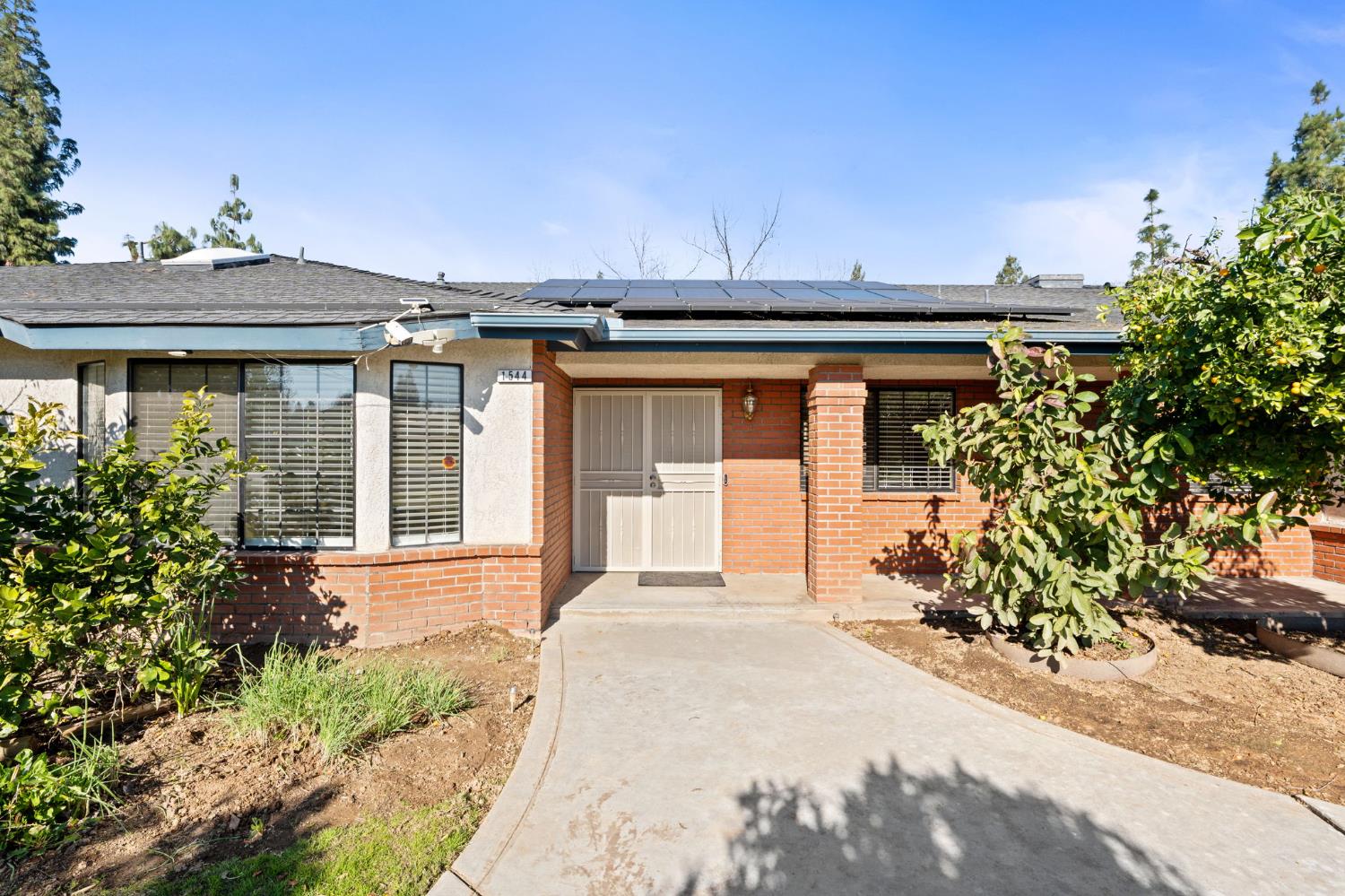 1544 E Jordan Ave, Fresno, CA 93720