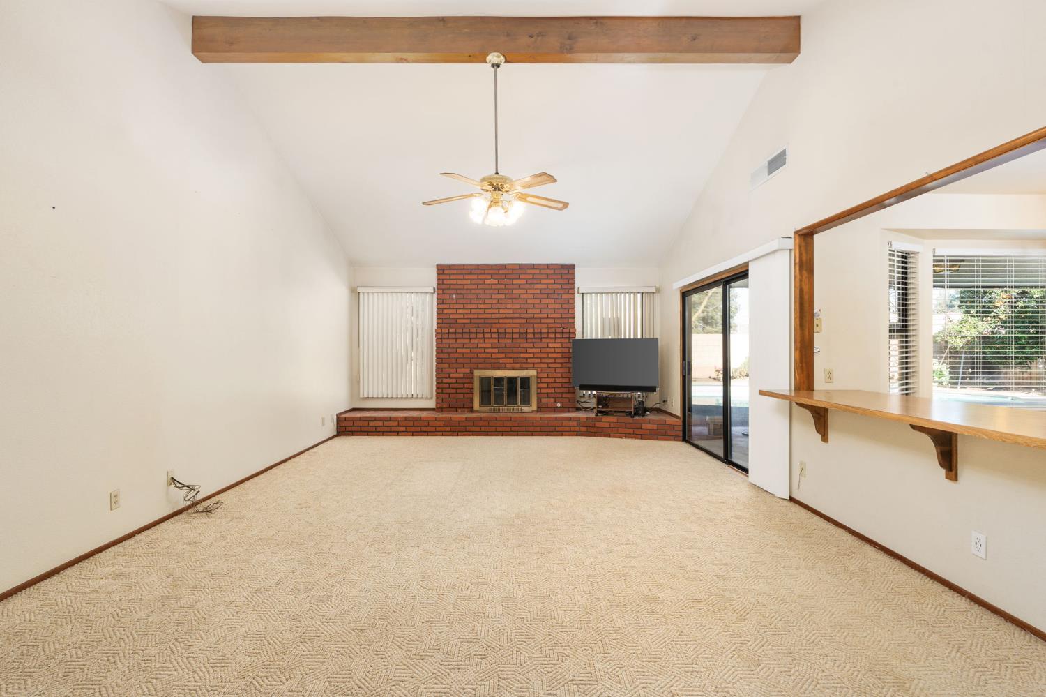 1544 E Jordan Ave, Fresno, CA 93720