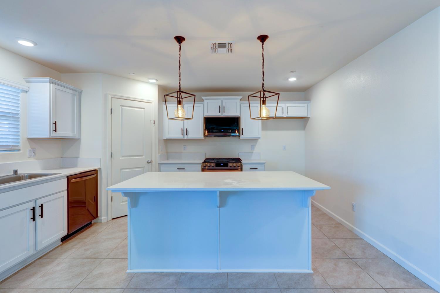 753 Heitz Way, Merced, CA 95348