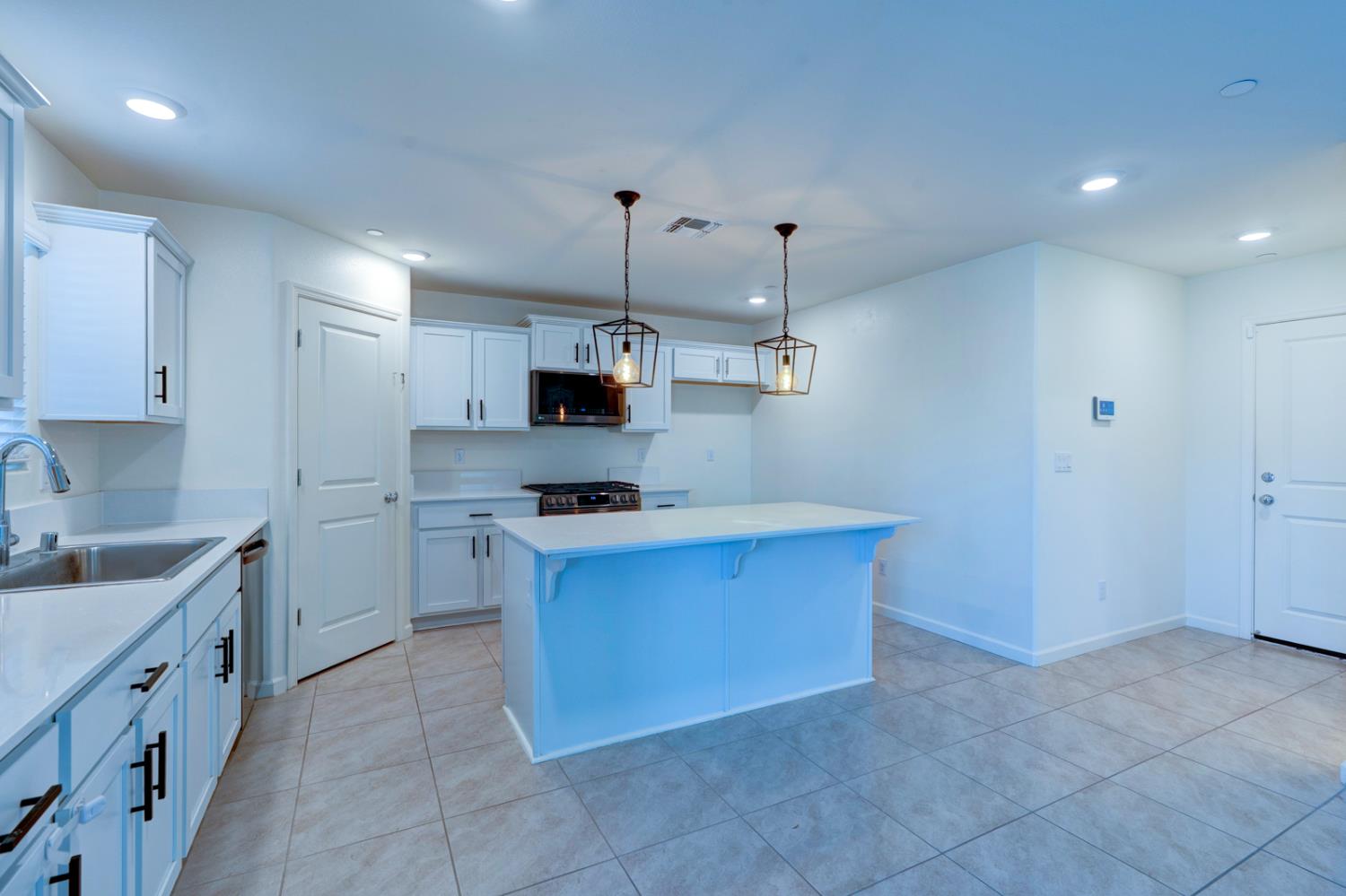 753 Heitz Way, Merced, CA 95348