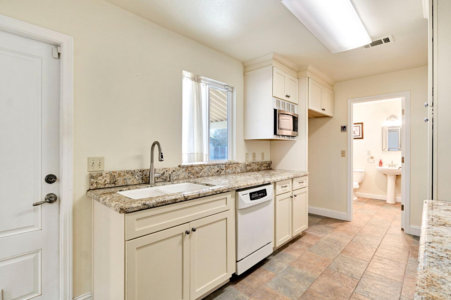 4814 N Tisha Ave, Fresno, CA 93723