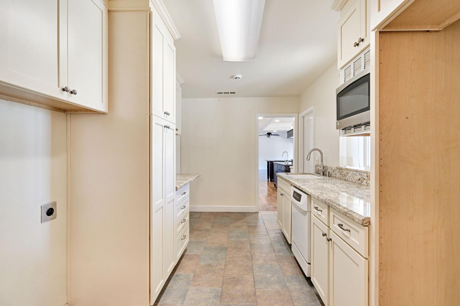 4814 N Tisha Ave, Fresno, CA 93723